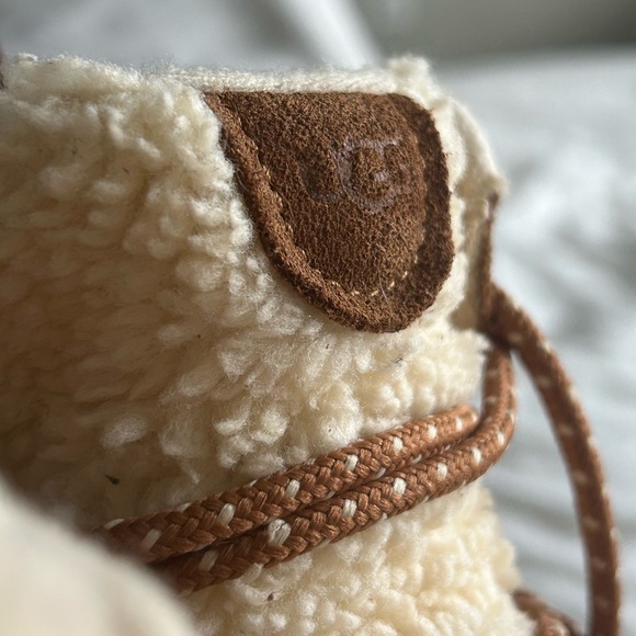 PRE-LOVED UGG Winter boots - Picture 2 of 7